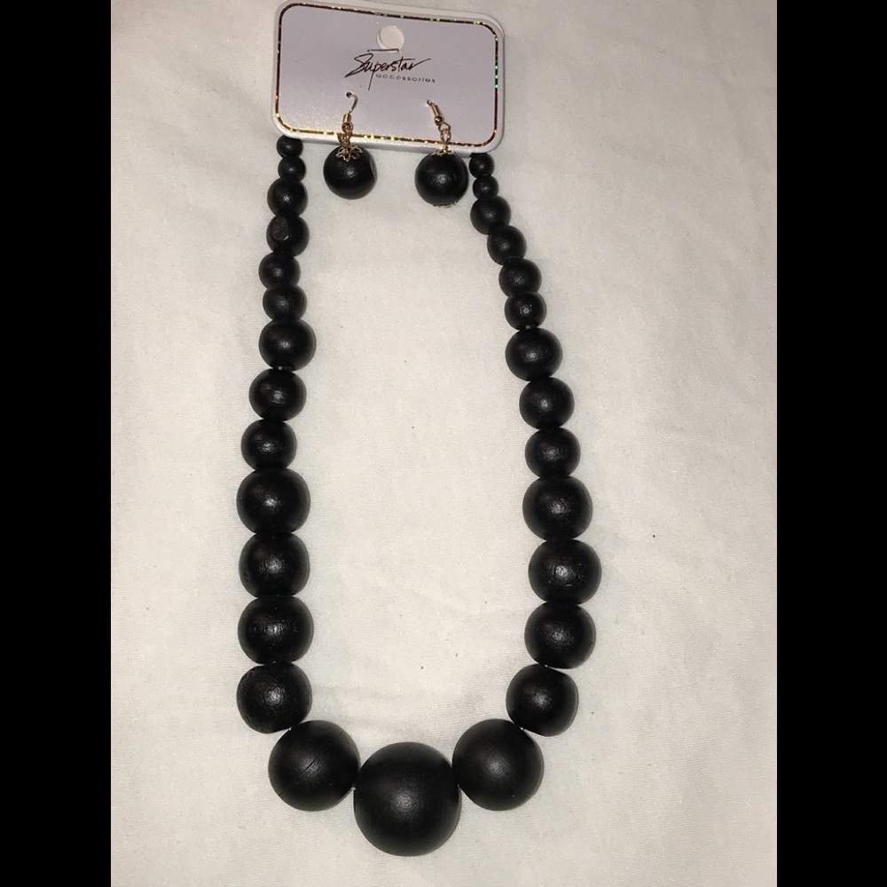Necklace and earrings set